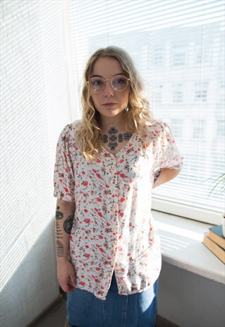 VINTAGE 70'S WHITE FLOWER PRINT SHORT SLEEVED BLOUSE