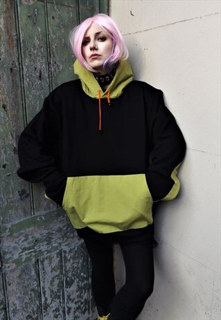 STITCHED REWORDED Y2K HIGH NECK 90S SKIING LOOK BEAM HOODIE