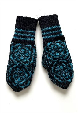 Zero Waste Knitted Flower Mittens From Recycled Threads