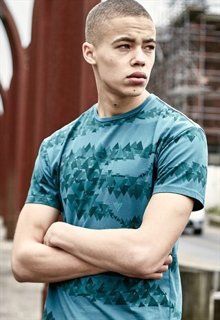TEAL CAMO PRINT GRAPHIC T-SHIRT