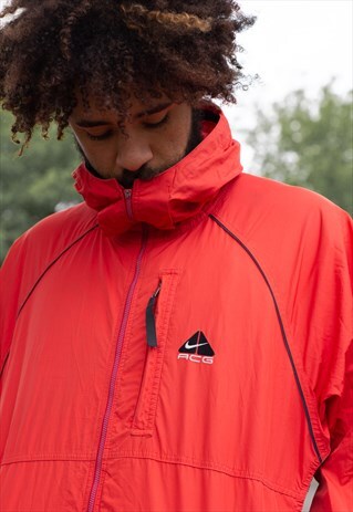 VINTAGE 90S NIKE ACG LOGO PACKABLE ANORAK JACKET IN RED