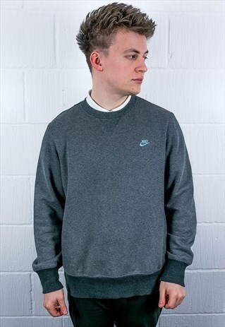 VINTAGE NIKE SWEATSHIRT