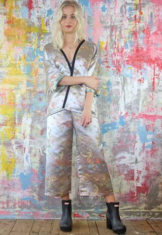 CROP TROUSERS & KIMONO CO-ORDINATES IN SILVER CHINESE DRAGON