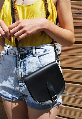 VINTAGE 90S REAL LEATHER CROSS BODY BAG