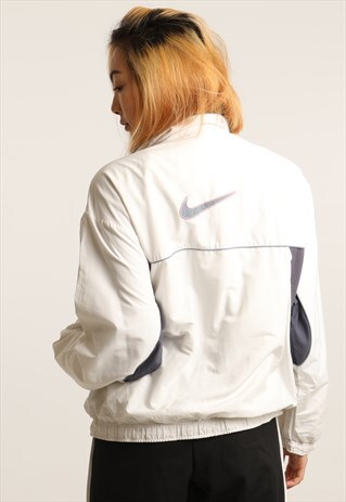 VINTAGE NIKE WINDBREAKER JACKET