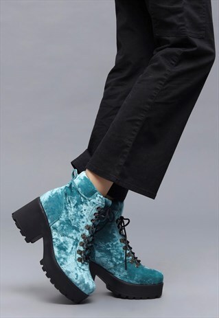 BLUE SKI HOOK CHUNKY PLATFORM BLUE VELVET HIKING BOOT