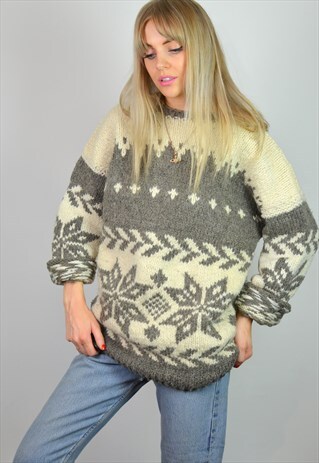 VINTAGE 70S GREY & CREAM OVERSIZED CHUNKY WOOL KNIT JUMPER