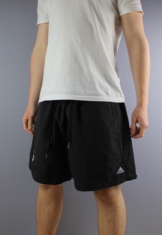 VINTAGE ADIDAS SHORTS IN BLACK WITH POCKETS, A EMBROIDERED L