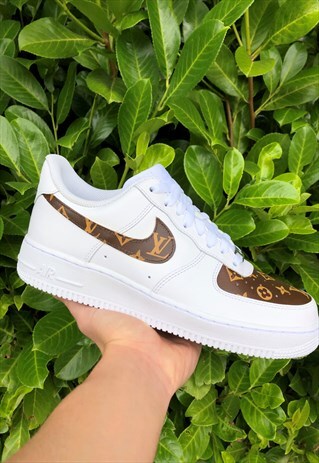 CUSTOM NIKE AIR FORCE 1 - LV
