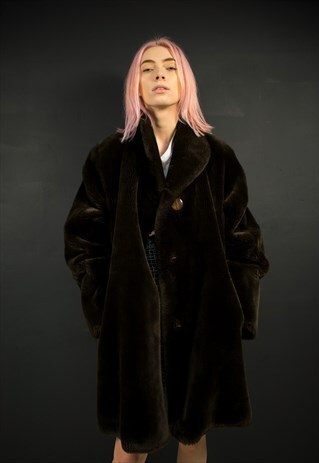 BIG BUTTON FAUX FUR COAT