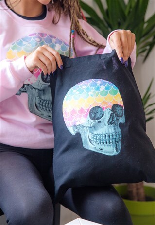 TOTE BAG IN BLACK WITH MERMAID RAINBOW SKULL