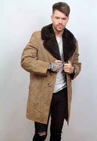 1970'S VINTAGE LONG LENGTH SHEEPSKIN/SHEARLING COAT IN BROWN