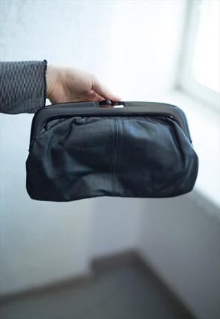 VINTAGE 70'S BLACK LEATHER PURSE