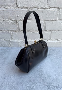 1950s Metal Kiss Clasp Black Leather Handbag