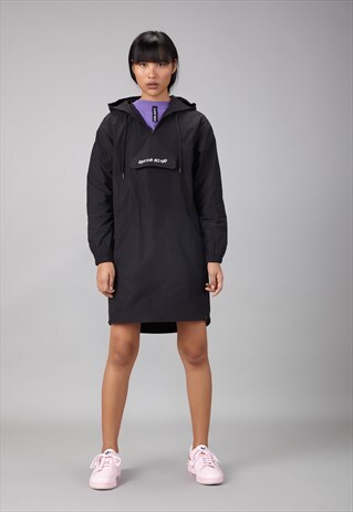 ANORAK SHIFT DRESS IN BLACK