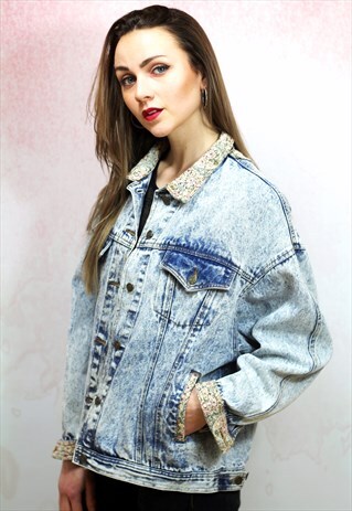 1990S VINTAGE ACID WASH FLORAL TAPESTRY DEATIL DENIM JACKET