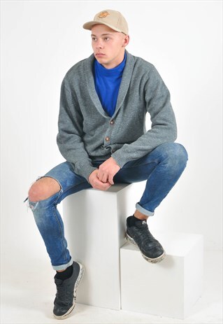 VINTAGE CARDIGAN IN GREY