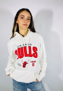 Vintage Size L Chicago Bulls NBA Hoodie in White