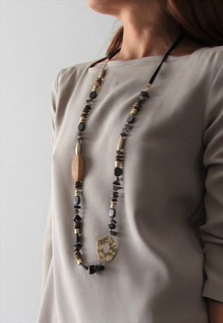 DEADSTOCK BLACK GOLD WOOD/METAL/COCONUT/GEMSTONES NECKLACE