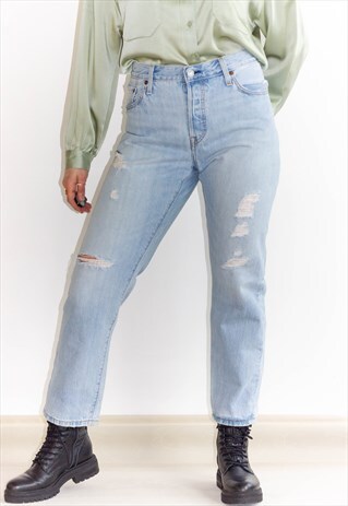 VINTAGE 90'S SLIM FITTING DISTRESSED 501 LIGHT BLUE JEANS
