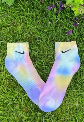 PASTEL TIE DYE NIKE ANKLE SOCKS