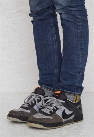 VINTAGE GREY NIKE TRAINERS