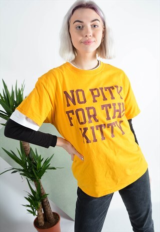 CHAMPION T-SHIRT IN YELLOW WITH GRAPHIC PRINT.