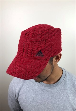 VINTAGE RED ADIDAS KNITTED CAP