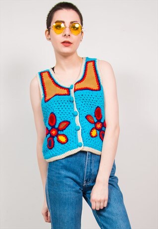 VINTAGE 70'S BLUE FLORAL CROCHET KNIT BUTTON DOWN VEST TOP