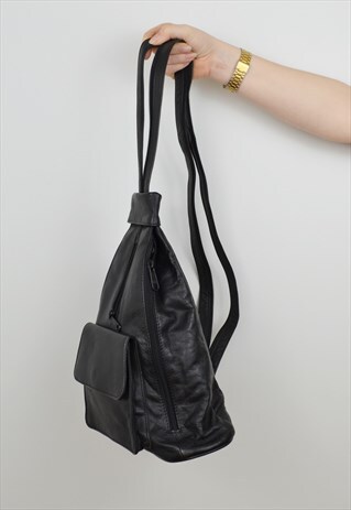 TRIANGULAR BACKPACK