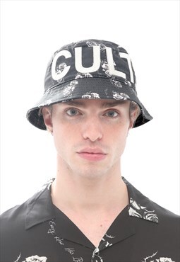 Bucket hat in thorns