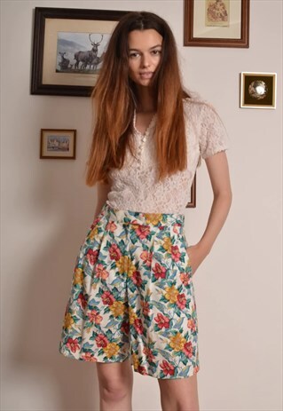 VINTAGE 80S FLORAL PATTERNED SHORTS IN GREEN