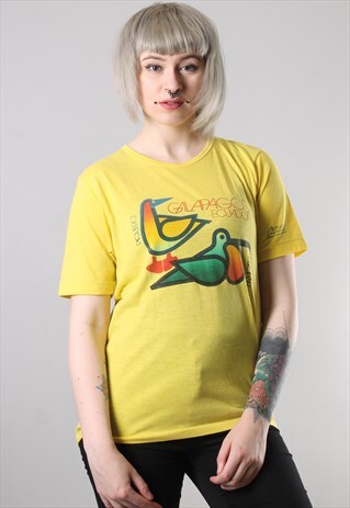 VINTAGE GALAPAGOS TOURIST WEAR T-SHIRT MEDIUM