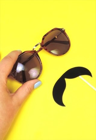 VINTAGE SUNGLASSES