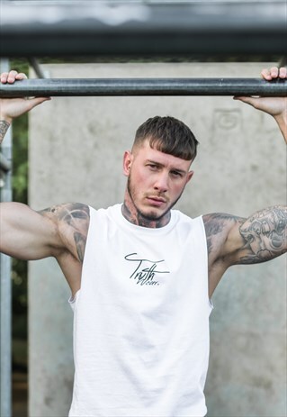WHITE SLEEVELESS T-SHIRT
