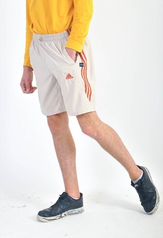 VINTAGE ADIDAS SHORTS IN BEIGE