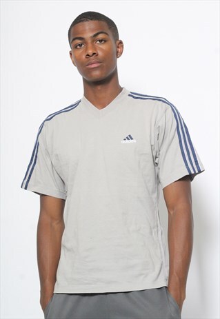 VINTAGE ADIDAS T SHIRT