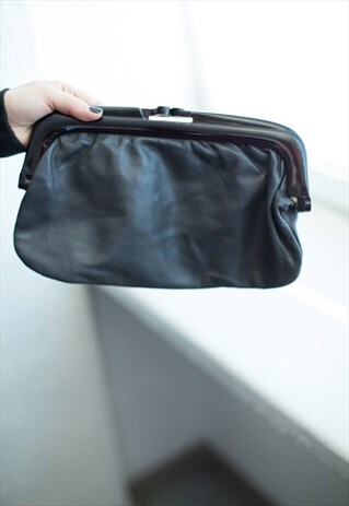 VINTAGE 70'S BLACK LEATHER CLUTCH