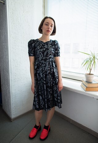 VINTAGE 70'S BLACK/SILVER PUFF SLEEVED DRESS