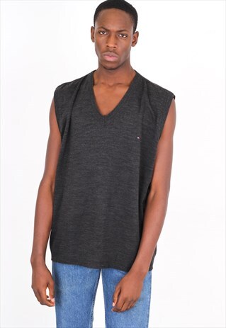 VINTAGE BLACK TOMMY HILFIGER KNITTED JUMPER