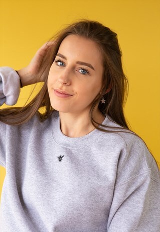 UNISEX SWEATSHIRT IN GREY WITH MINI BEE EMBROIDERY