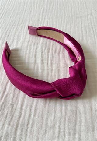 KNOT HEADBAND IN PINK SATIN
