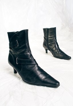 Vintage Y2K Leather Boots in Black w Kitten Heels