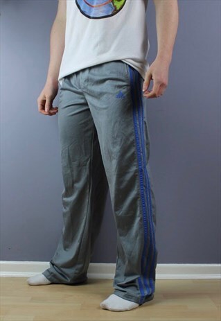 VINTAGE ADIDAS JOGGERS IN GREY WITH EMBROIDERED LOGO