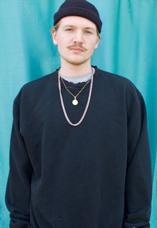 VINTAGE BLACK CHAMPION SWEATSHIRT.