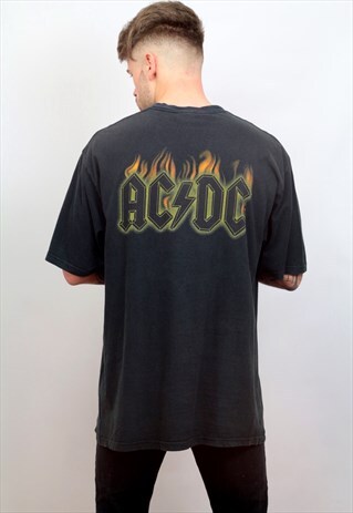 VINTAGE BLACK GRAPHIC 2001 ACDC HELL'S BELLS T-SHIRT