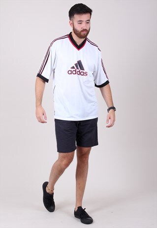 VINTAGE ADIDAS T-SHIRT