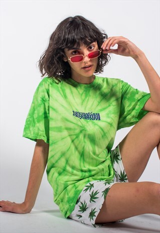 T-SHIRT IN GREEN TIE-DYE WITH WARPED PRINT