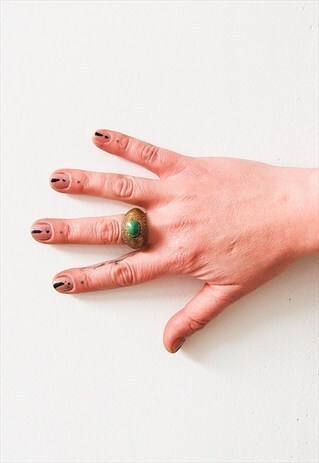 VINTAGE ETHNIC EMERALD GREEN STONE SET ON BRASS RING