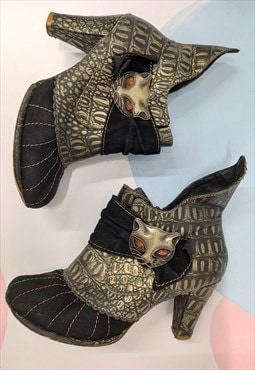 Miaow Heeled Boots Grey Black Cat Emblem 